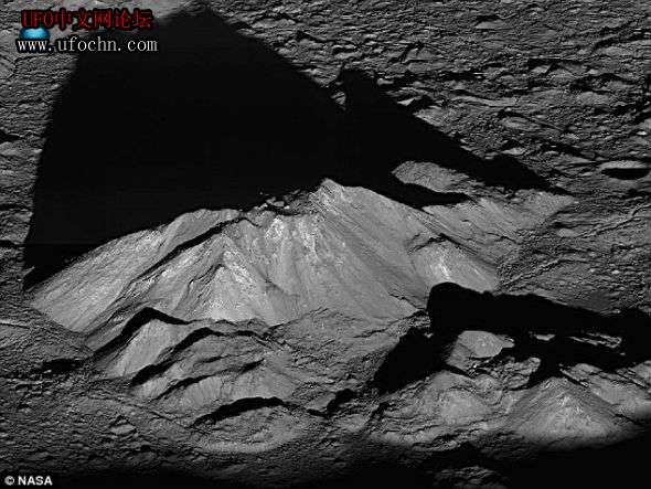 NASA公布月球第谷陨坑日出时照片(图)217 / 作者:zmh197601 / 帖子ID:5016