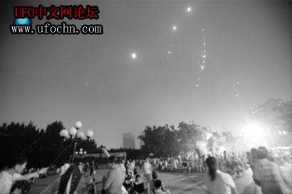 夜空中有UFO 就有人放风筝？654 / 作者:伤我心太深 / 帖子ID:6008