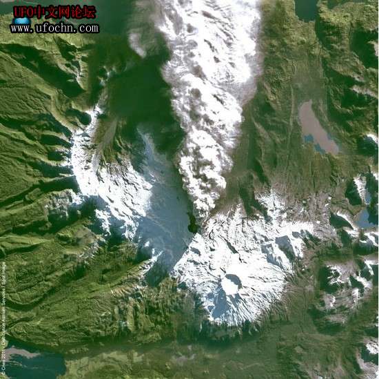 太空观测火山：萨瑞彻瑞火山在云层形成巨洞147 / 作者:伤我心太深 / 帖子ID:6896