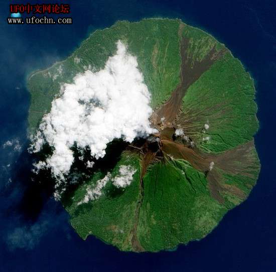 太空观测火山：萨瑞彻瑞火山在云层形成巨洞523 / 作者:伤我心太深 / 帖子ID:6896
