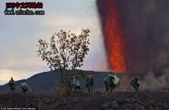 近距离观察刚果火山壮观爆发场面(组图)850 / 作者:伤我心太深 / 帖子ID:8816