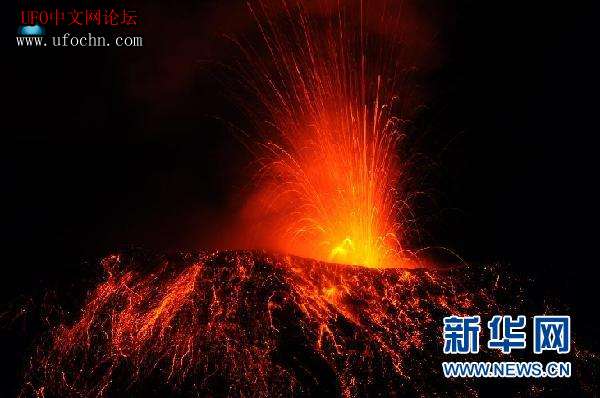 厄瓜多尔通古拉瓦火山喷发 岩浆喷涌(组图)126 / 作者:伤我心太深 / 帖子ID:9183