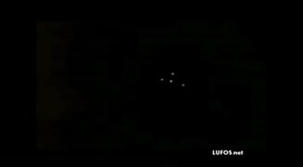 美国底特律夜空出现UFO舰队？135 / 作者:伤我心太深 / 帖子ID:16244