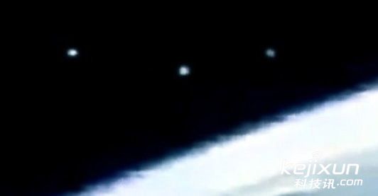 美国宇航局在太空拍摄到UFO舰队(图)436 / 作者:UFO中文网 / 帖子ID:16933