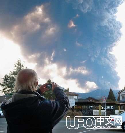 日本新燃岳火山持续喷发 伴随神秘壮观闪电615 / 作者:WX. / 帖子ID:2498
