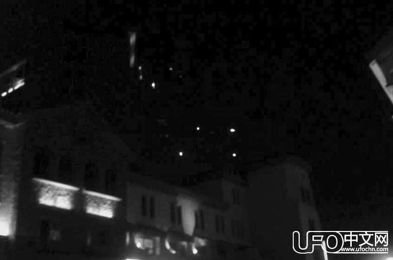 盘锦出现5个发光UFO185 / 作者:UFO中文网 / 帖子ID:18135