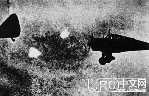英国《伦敦邮报》展示百年来各地UFO照片211 / 作者:静风 / 帖子ID:3515