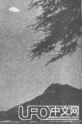英国《伦敦邮报》展示百年来各地UFO照片114 / 作者:静风 / 帖子ID:3515