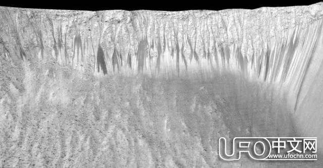NASA宣布重大发现：火星上发现液态水341 / 作者:伤我心太深 / 帖子ID:20388