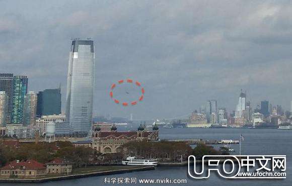 UFO出现在美国自由女神像上空【图片】895 / 作者:伤我心太深 / 帖子ID:21194
