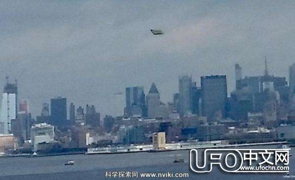 UFO出现在美国自由女神像上空【图片】720 / 作者:伤我心太深 / 帖子ID:21194