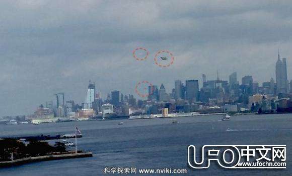 UFO出现在美国自由女神像上空【图片】413 / 作者:伤我心太深 / 帖子ID:21194