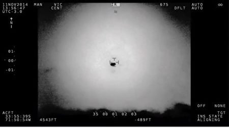 空军表演上空出现UFO高速飞过397 / 作者:伤我心太深 / 帖子ID:22512