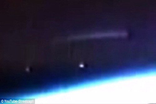 刻意隐瞒UFO外星人画面 直播突然停止324 / 作者:伤我心太深 / 帖子ID:22583