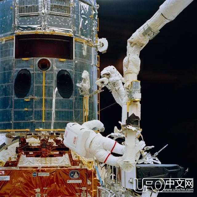 见过哈勃望远镜拍摄的星球 你知道哈勃的镜片长什么样吗？334 / 作者:○o涅槃旋舞o / 帖子ID:23045
