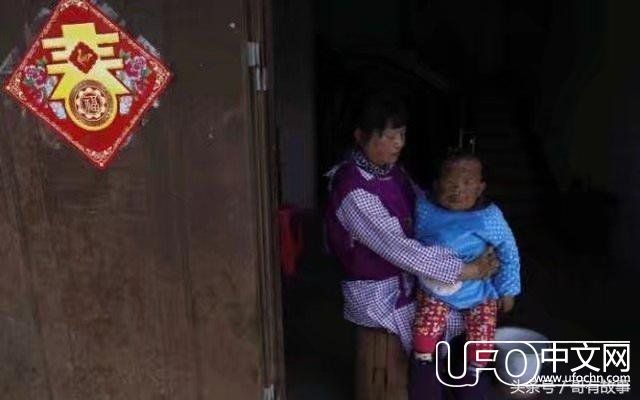 30岁小伙身高仅80厘米，相貌像外星人，母亲流泪说原因640 / 作者:漫随 / 帖子ID:23647