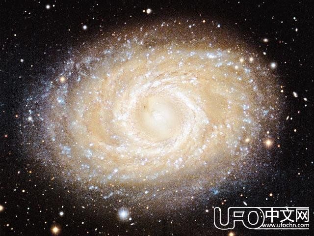 哈勃发现奇葩星系，体积只有银河系1/30，恒星数量却多了十倍682 / 作者:suzuki3550 / 帖子ID:24104