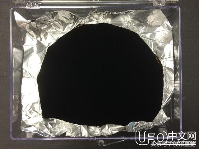注意，这不是P图！世界上最黑的喷雾喷到物品上居然是这个效果27 / 作者:佐助 / 帖子ID:24159