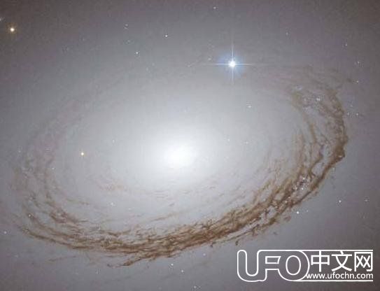 宇宙中的一个螺旋型星系是采用这种方式产生的819 / 作者:喵喵 / 帖子ID:24261