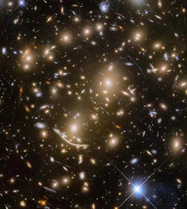 被“囚禁”的星系——宇宙中星系的排列方式，是否受某种未知力量的影响？240 / 作者:神秘人。 / 帖子ID:24741