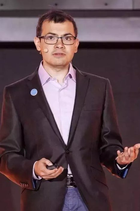 他比霍金还聪明，让李嘉诚拜师，4年赚了34亿，阿尔法狗之父究竟是天才还是魔鬼？596 / 作者:admin / 帖子ID:24946