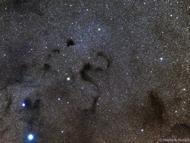 距离地球7000光年，著名的”创世之柱“老鹰星云的另外一个角度的照片928 / 作者:admin / 帖子ID:25411