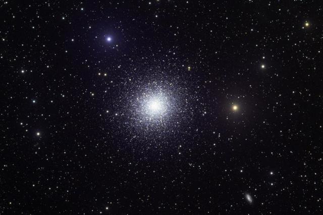 M13球状星团,是最容易观测的星系团791 / 作者:admin / 帖子ID:25575