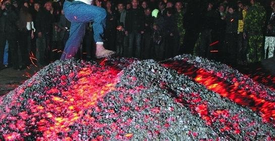 为什么有些人能在700摄氏度的火上行走而不被烧伤171 / 作者:admin / 帖子ID:25592