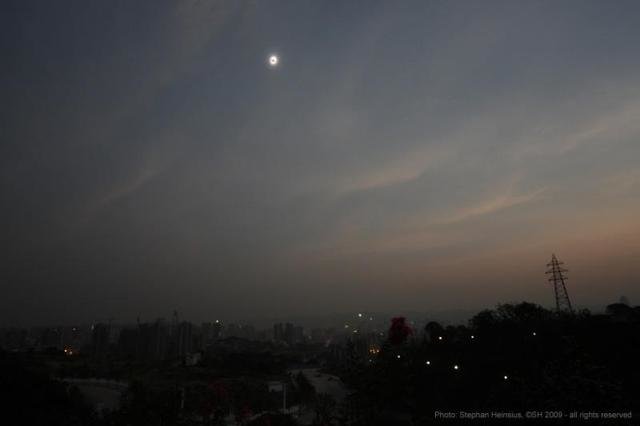 旋涡星系NGC1097的中心发生了什么事情？386 / 作者:admin / 帖子ID:25710