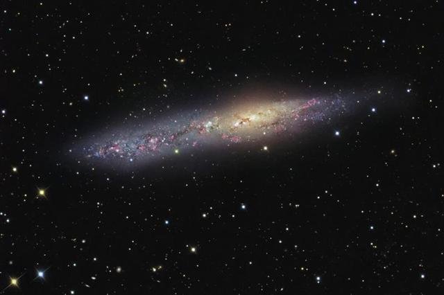 旋涡星系NGC1097的中心发生了什么事情？475 / 作者:admin / 帖子ID:25710