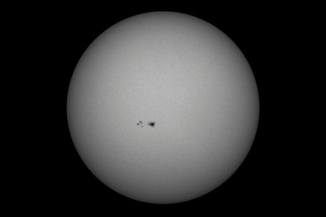 太阳表面出现15倍地球面积的大黑子，7月18日前适合观测925 / 作者:admin / 帖子ID:26026