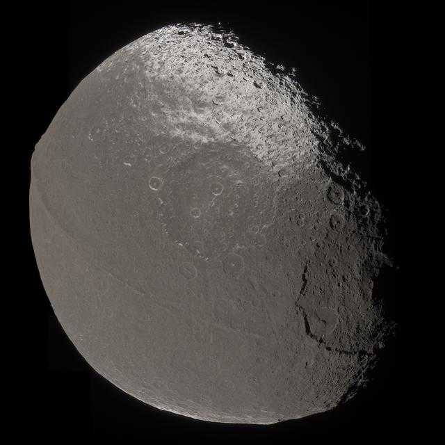 土星附近一颗星球直径1500公里，疑由两个金属半球焊接而成525 / 作者:山东老妖 / 帖子ID:26052