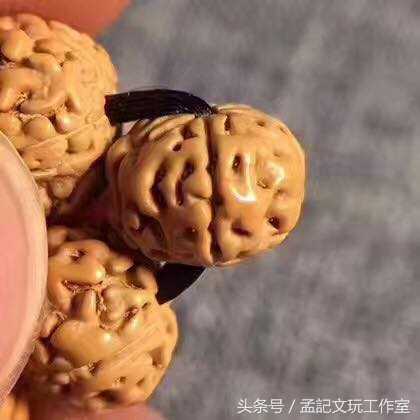 终极UFO金刚菩提子，UFO中的终极战斗机！只为您有一条能盘玩一辈子的金刚！320 / 作者:admin / 帖子ID:26268