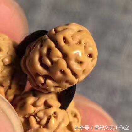终极UFO金刚菩提子，UFO中的终极战斗机！只为您有一条能盘玩一辈子的金刚！291 / 作者:admin / 帖子ID:26268