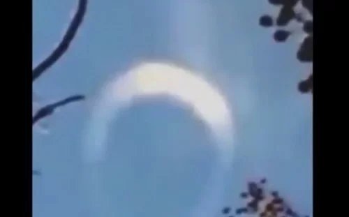UFO肯定利用云层来伪装388 / 作者:伤我心太深 / 帖子ID:26311