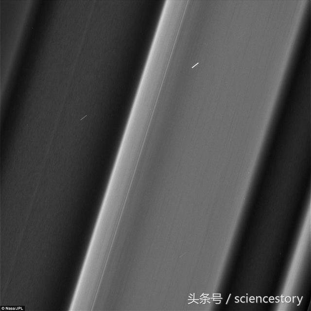 卡西尼揭示土星内部存在不可思议的情况并首次“嗅到”土星大气层222 / 作者:admin / 帖子ID:26413