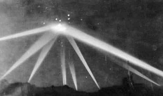 UFO曾经被击落 24张真实UFO照片906 / 作者:admin / 帖子ID:26547