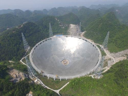 世界上最大的两个望远镜，中国天眼比美国哈勃观测得更远453 / 作者:不变 / 帖子ID:27409