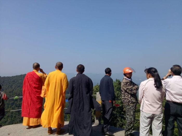 九月九重阳节。释如珂住持带领龙川南山古寺崇福禅寺众弟子登高远望颂经祈福815 / 作者:禅问南山 / 帖子ID:27893
