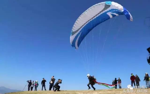 临海安基山这几日频频出现“UFO”，五颜六色，身姿飘逸843 / 作者:qq1023234136 / 帖子ID:27995
