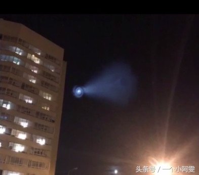 俄罗斯夜空现UFO839 / 作者:杜阮君 / 帖子ID:28247