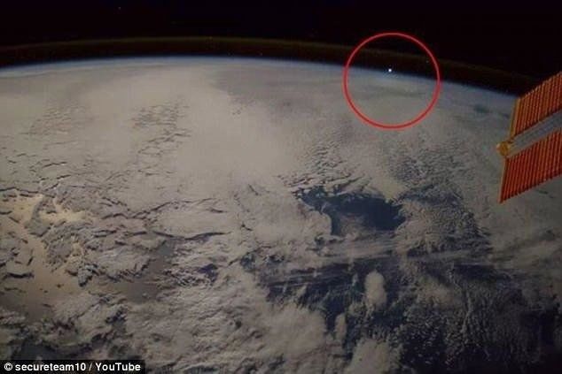 阴谋论者声称他们在NASA的一段录像中发现了“外星文明母舰”817 / 作者:宇宙天使 / 帖子ID:28296