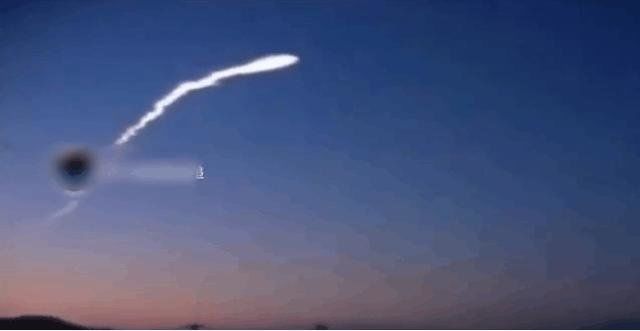 高速近距离发现疑似“UFO”UFO，果断停车观看并将其拍下702 / 作者:星际忍者 / 帖子ID:28349