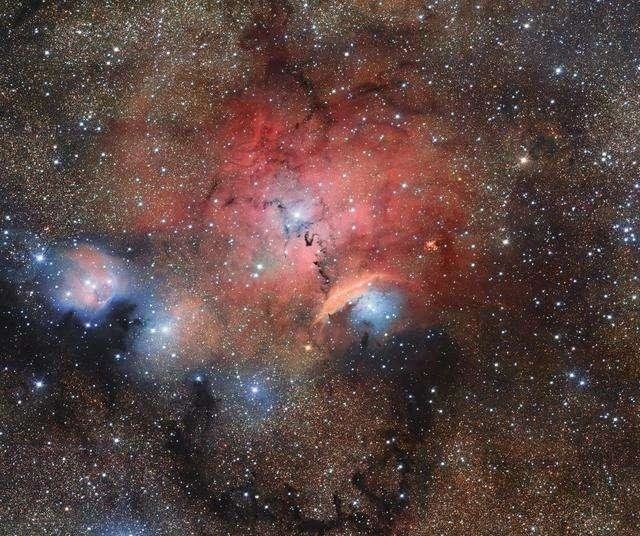 5000光年外的宇宙陌上花开，富含生命力，在外太空与地球相呼应536 / 作者:另リ問 / 帖子ID:28454