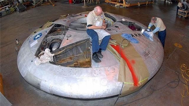 美国科学家：UFO不是外星文明，碟型飞行器我们造的！被英国人打脸81 / 作者:泣天使 / 帖子ID:28518