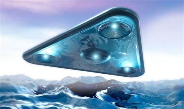 巨大的UFO飞出湖面？调查人员声称美国有秘密的水下飞机！994 / 作者:爱心怪我 / 帖子ID:28585