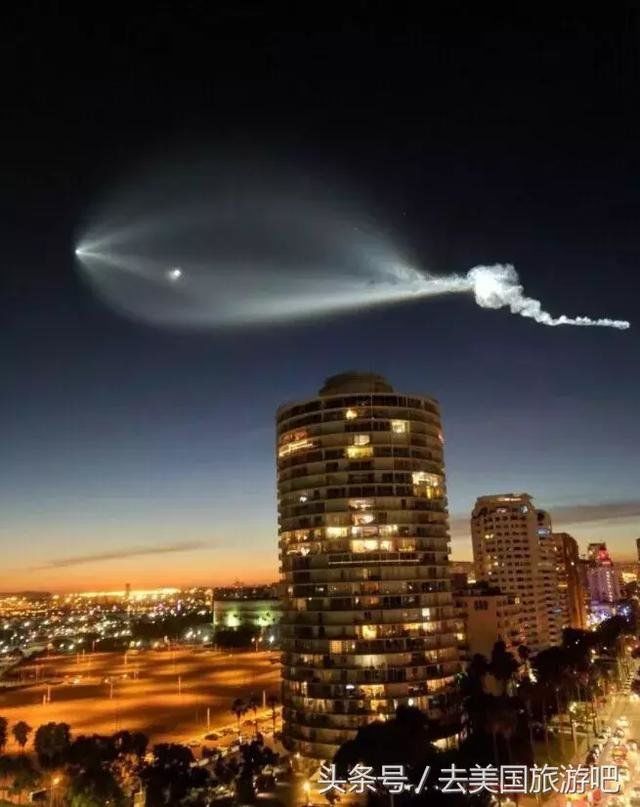 圣诞节美国夜空惊现白色带状UFO！911报警电话已被打爆！984 / 作者:一直感兴趣 / 帖子ID:28594