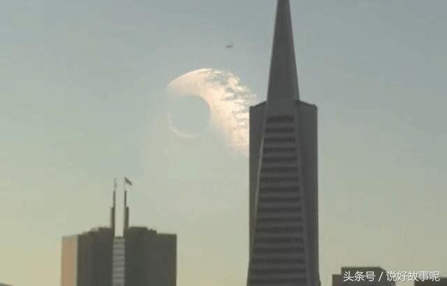 天空惊现诡异UFO，男子无意中拍到了飞行的全过程！497 / 作者:神秘人。 / 帖子ID:28892