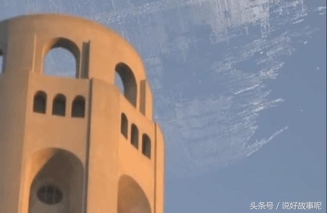 天空惊现诡异UFO，男子无意中拍到了飞行的全过程！552 / 作者:神秘人。 / 帖子ID:28892