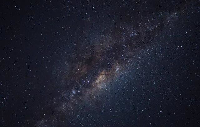 宇宙怪胎—黑洞原子，已故科学家史蒂芬霍金提出了“黑洞不黑”的原理277 / 作者:bdl5peww / 帖子ID:29559
